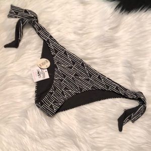 💥NWT💥 Billabong ‘Eye See You’ Bikini Bottom